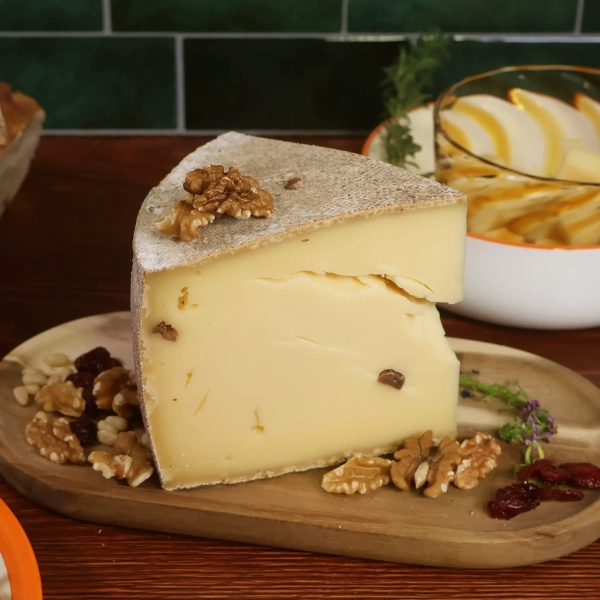 Tomme Du Jura aux Noix - Image 1
