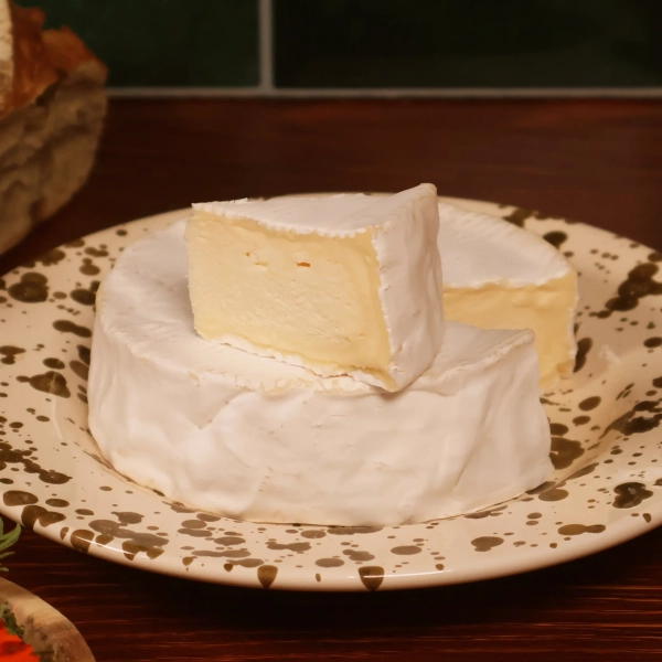 Camembert Artisanal Le Champagney - Image 1