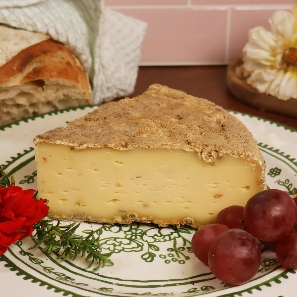 Tomme du Jura au Fenugrec - Image 1